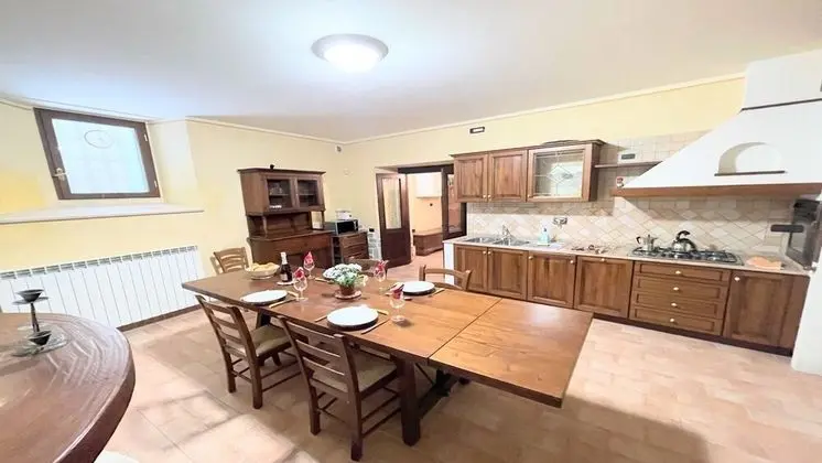 Spoleto Storico Spacious City House - car Unnecessary - Wifi - Sleeps 10 - Mutfak