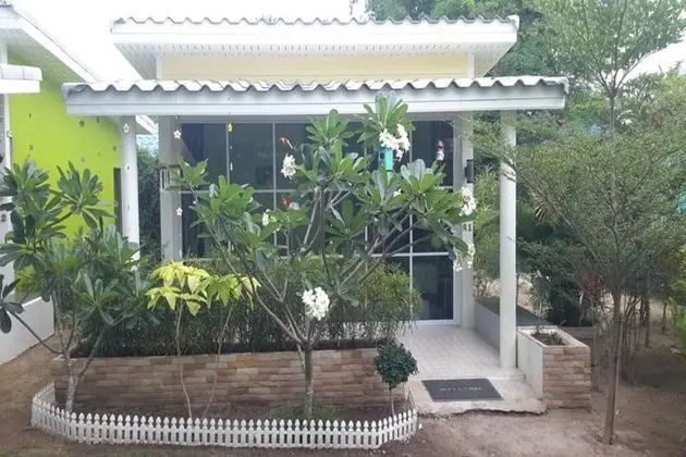 Sports Bar & Resort - Lobi