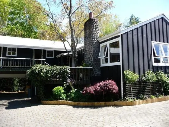 Sportsmans Lodge