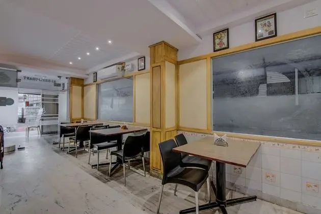 SPOT ON 14323 Anupama Hotel - Yerinde Yemek