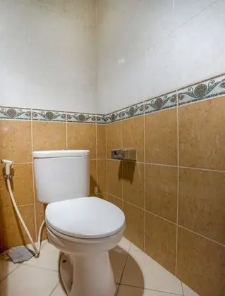 SPOT ON 1792 Roemah Nenekoe Guest House - Banyo Tipleri