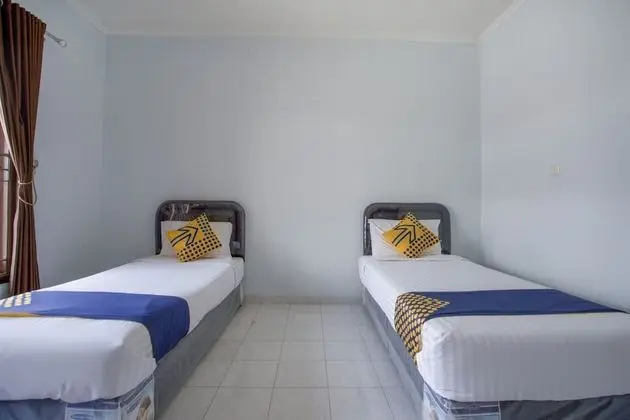 SPOT ON 1792 Roemah Nenekoe Guest House - Oda