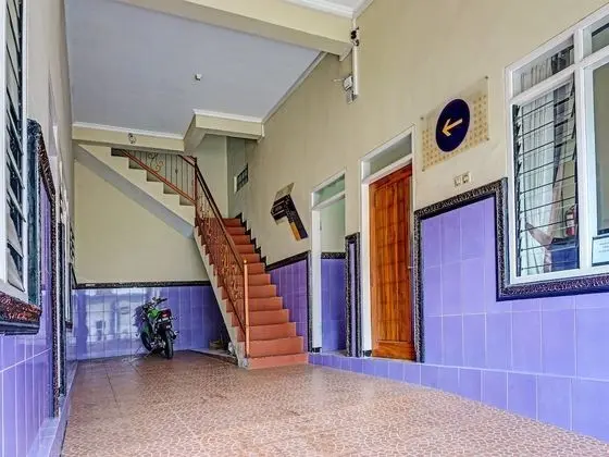 SPOT ON 1870 Graha Batu Mulia - Lobi