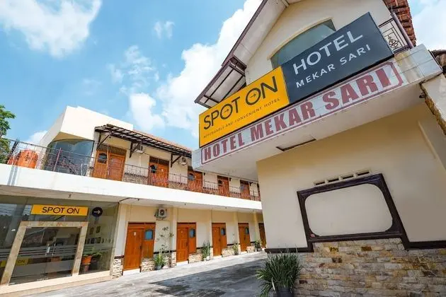 SPOT ON 2011 Hotel Mekar Sari - Dış Mekan