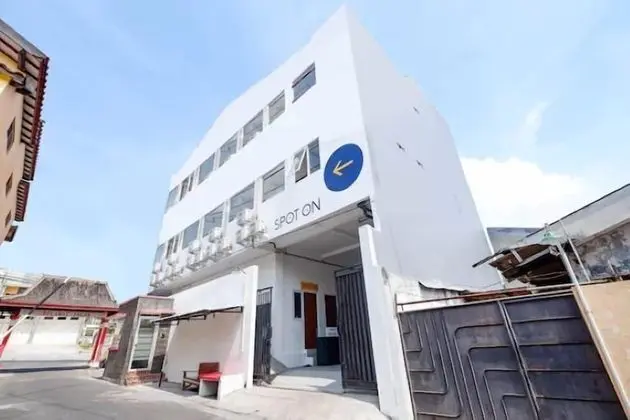 SPOT ON 2026 Arta Residence