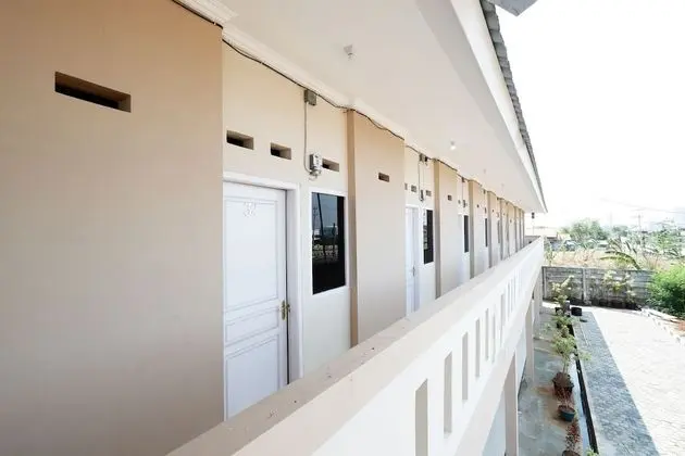 SPOT ON 2027 Putri Guest House Syariah - 1