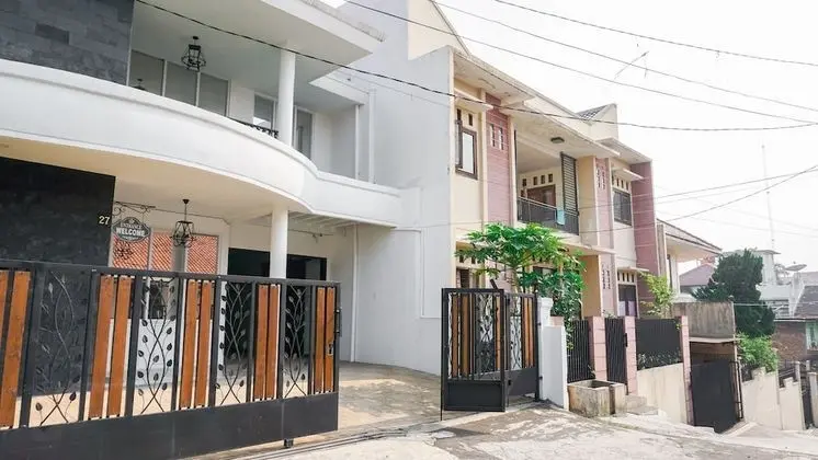 SPOT ON 2053 Granada Syariah Home Stay - Dış Mekan