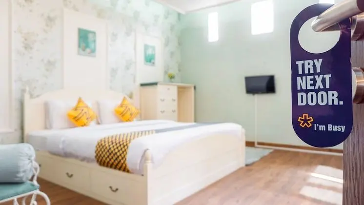 SPOT ON 2053 Granada Syariah Home Stay - Oda