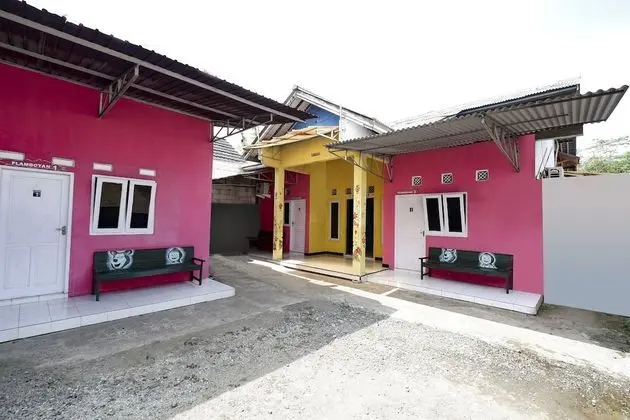 SPOT ON 2106 Homestay Flamboyan - Dış Mekan