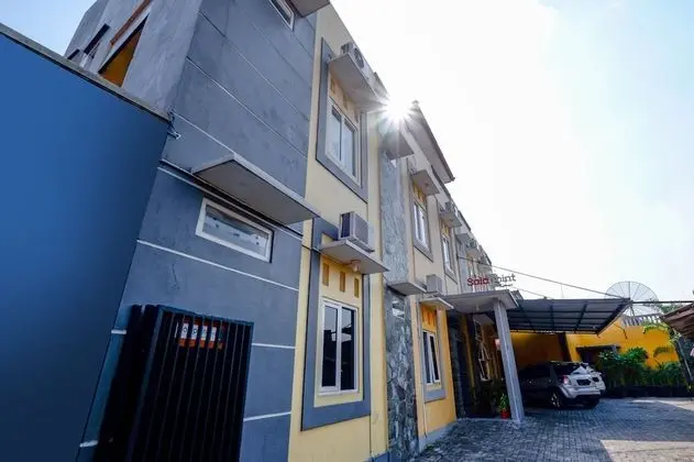 SPOT ON 2209 Solo Point Guest House Syariah