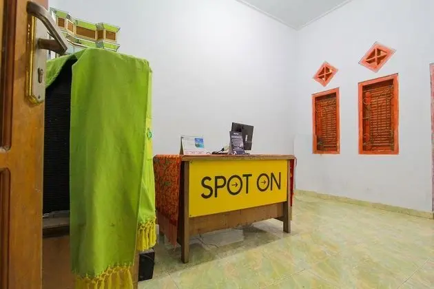 SPOT ON 2211 Rumah Singgah 007wijaya - Lobi