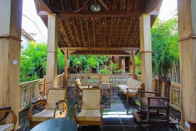 SPOT ON 2211 Rumah Singgah 007wijaya - Yerinde Yemek