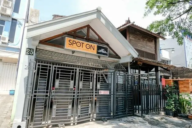 SPOT ON 2271 Nabila O Family Residence - Dış Mekan