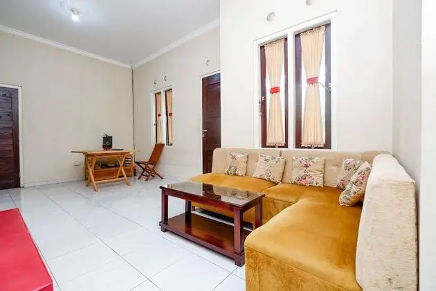 SPOT ON 2414 Homestay Potroyudan Syariah - İç Mekan