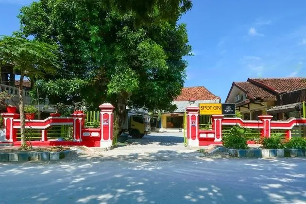 SPOT ON 2422 Hotel Moga Sari
