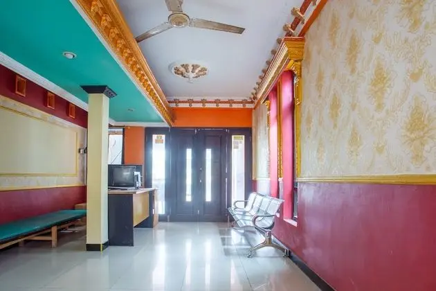 SPOT ON 2473 Buana Jaya Guest House - İç Mekan