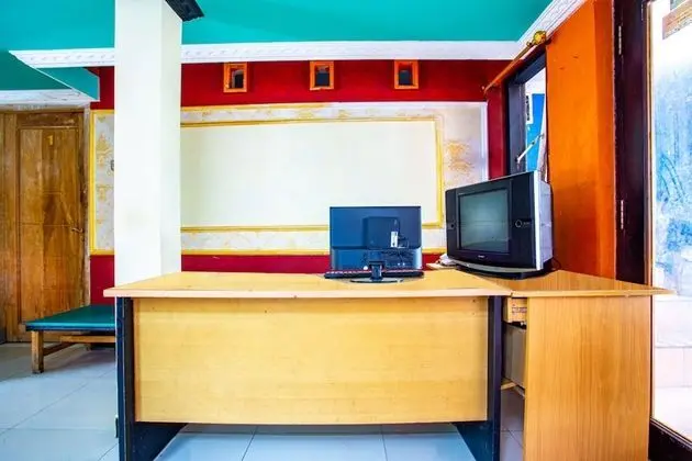 SPOT ON 2473 Buana Jaya Guest House - Lobi