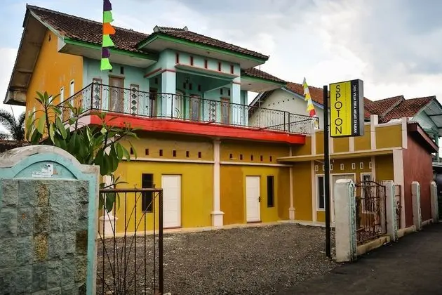 SPOT ON 2488 Villa Tirta Melati Syariah - Dış Mekan