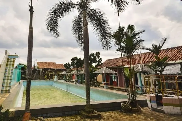 SPOT ON 2488 Villa Tirta Melati Syariah - Havuz