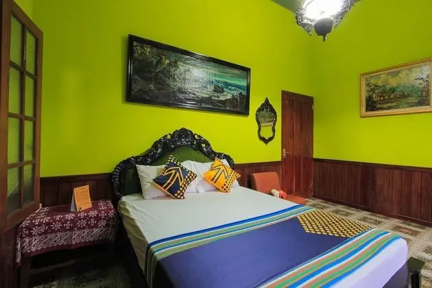 SPOT ON 2490 Griya Kencana Homestay
