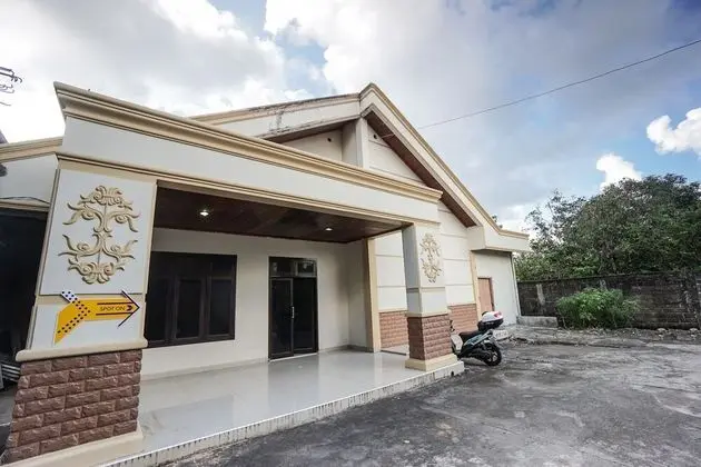 SPOT ON 2530 Tiga Mas Inn - Dış Mekan