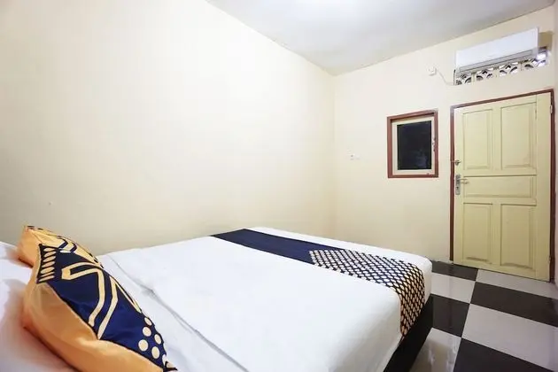 SPOT ON 2530 Tiga Mas Inn - Oda