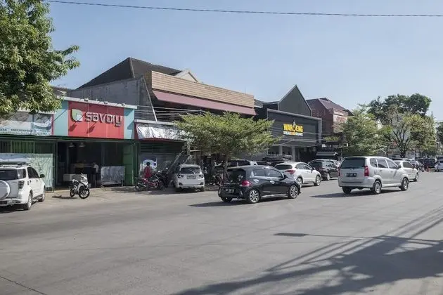 SPOT ON 2577 Pondok Garasi