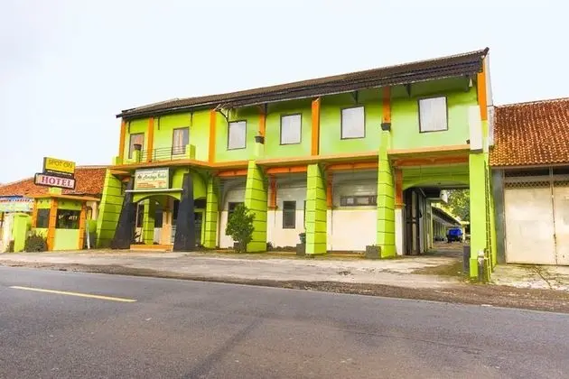 SPOT ON 2730 Hotel Maribaya Indah - Dış Mekan