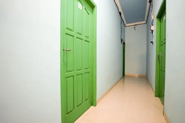 SPOT ON 2738 818 Home Stay - İç Mekan