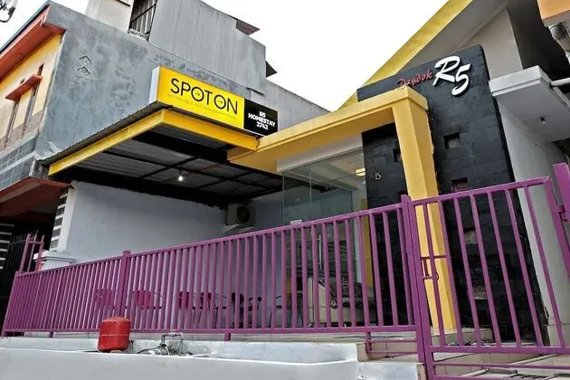 SPOT ON 2742 R5 Homestay