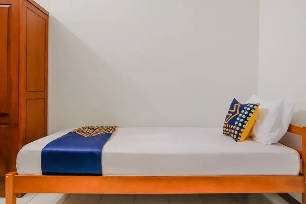 SPOT ON 2749 Tiga Sinar Residence - Oda