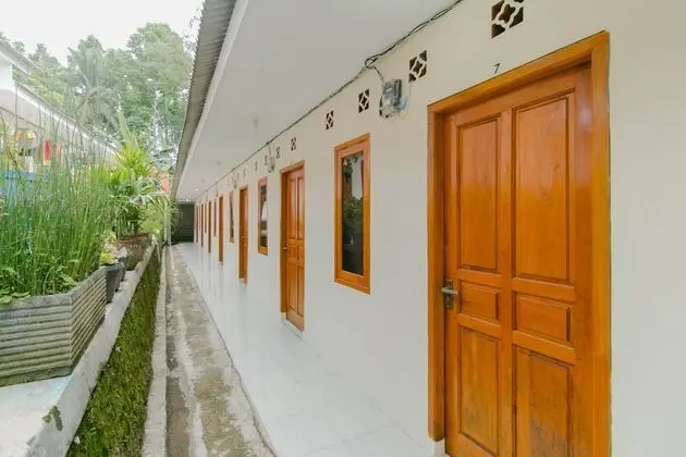 SPOT ON 2750 Ayu Homestay Syariah