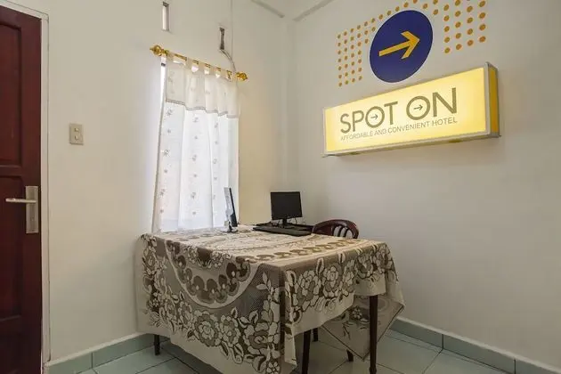 SPOT ON 2824 Hotel Permata - Lobi