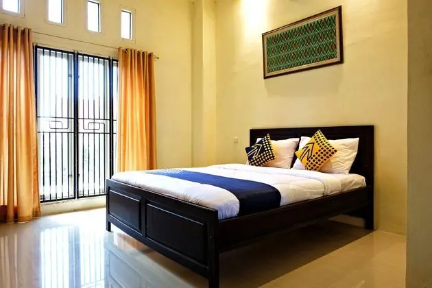 Spot On 2845 La Reso Homestay