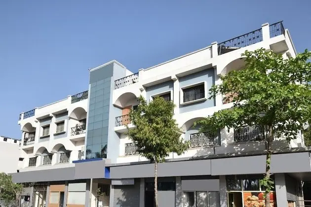 SPOT ON 29030 Hotel Royal Front