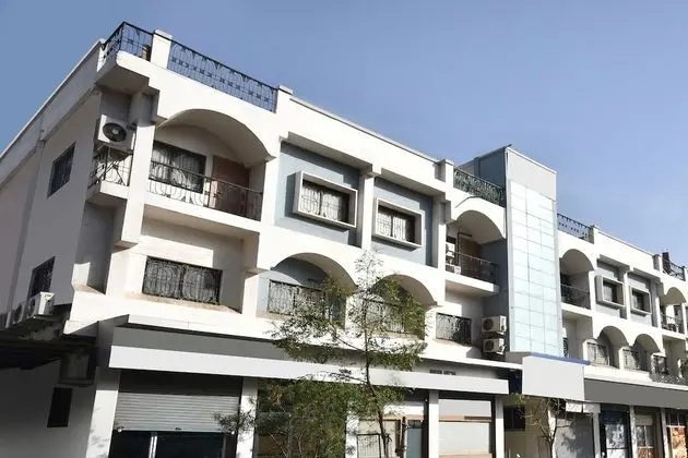 SPOT ON 29030 Hotel Royal Front - Dış Mekan