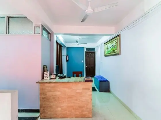 SPOT ON 37504 Mayura Hotel And Lodge - Lobi