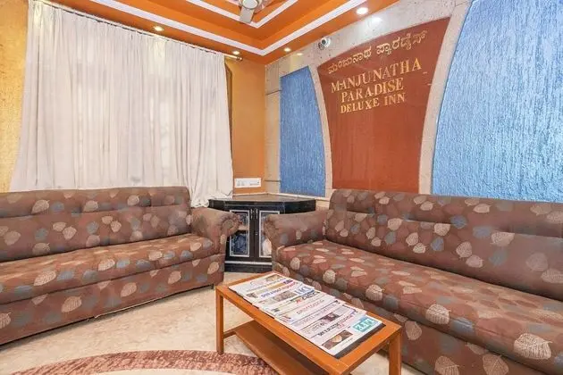 SPOT ON 37955 Manjunatha Paradise - Lobi