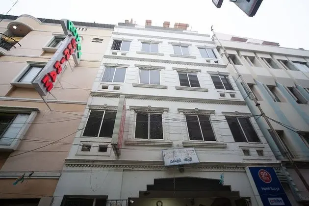 SPOT ON 38565 Hotel Surya