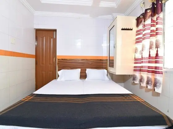 SPOT ON 39866 Hotel Dhruvathara