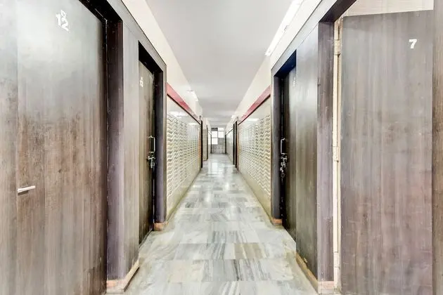 SPOT ON 40292 Hotel Shangrila Inn - İç Mekan