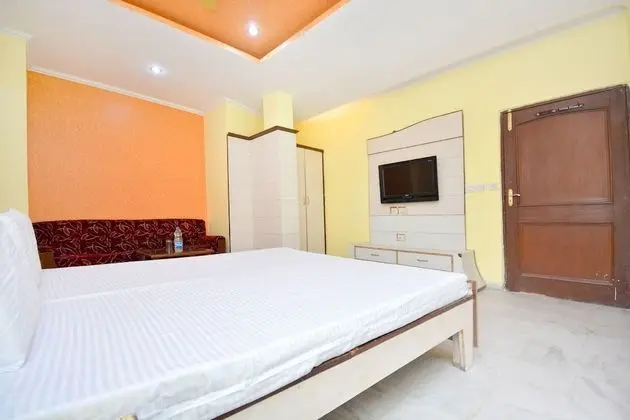 SPOT ON 41347 Hotel Royal Occassions - Oda