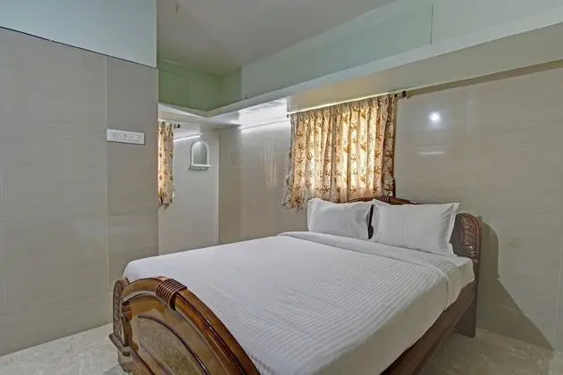 SPOT ON 43677 Rkp Residency
