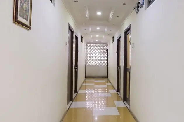 SPOT ON 45065 New Victory Mansion & Lodging - İç Mekan