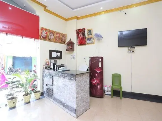 SPOT ON 45392 Maa Tara Hotel - Lobi