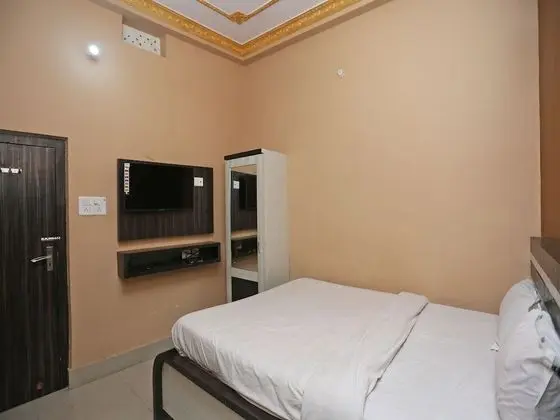 SPOT ON 45392 Maa Tara Hotel - Oda