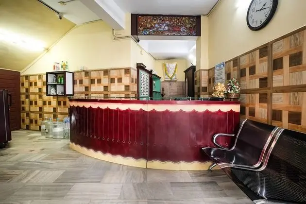 SPOT ON 49545 Sangamam Tourist Home - Lobi
