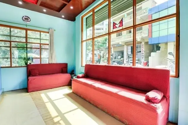 SPOT ON 541 Apee Guest House - Lobi