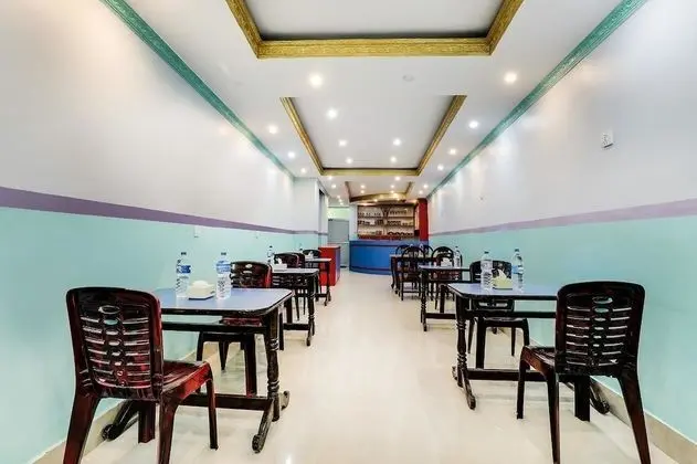 SPOT ON 541 Apee Guest House - Yerinde Yemek