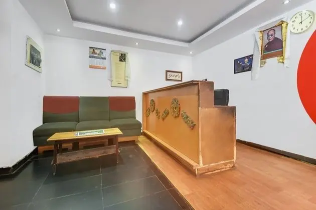 SPOT ON 60228 Hotel Shangrila - Lobi